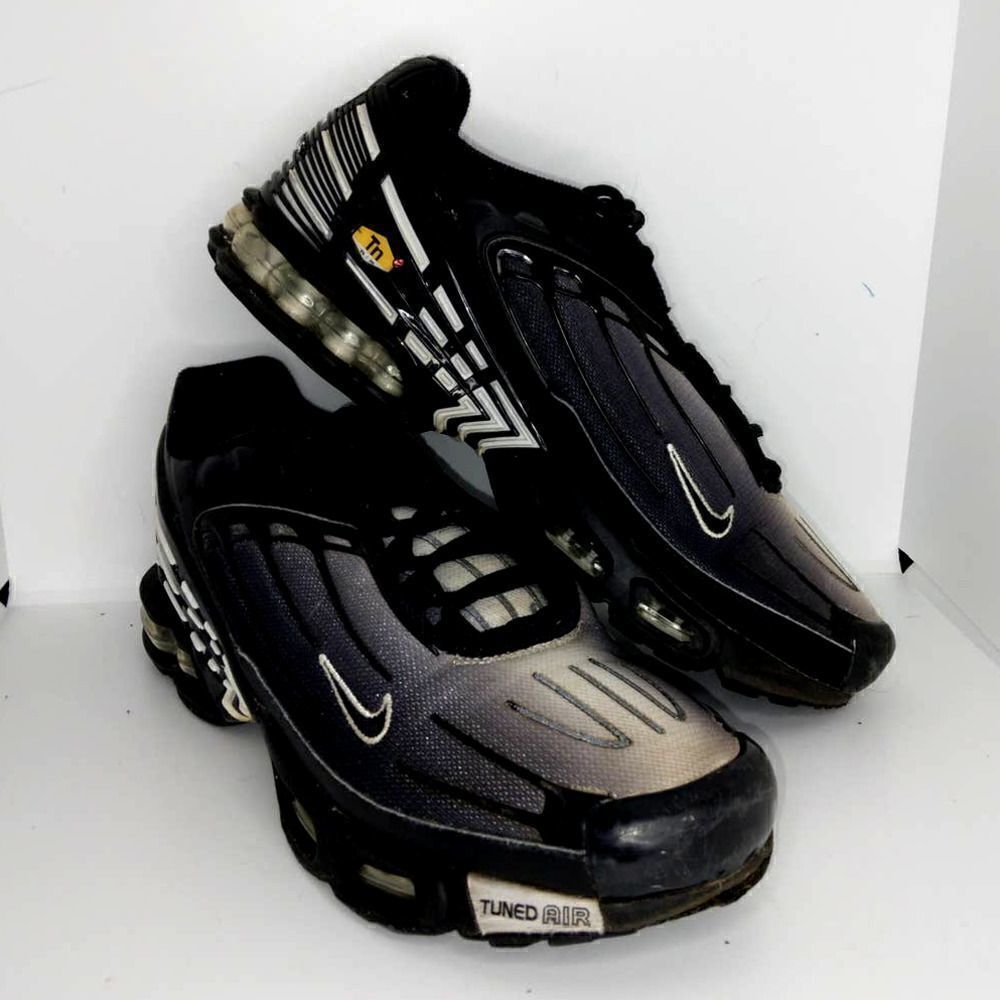 Nike Air Max Plus III Tuned Air Mens Pre-owned Black & Gray Sneakers - sz. 9 1/2